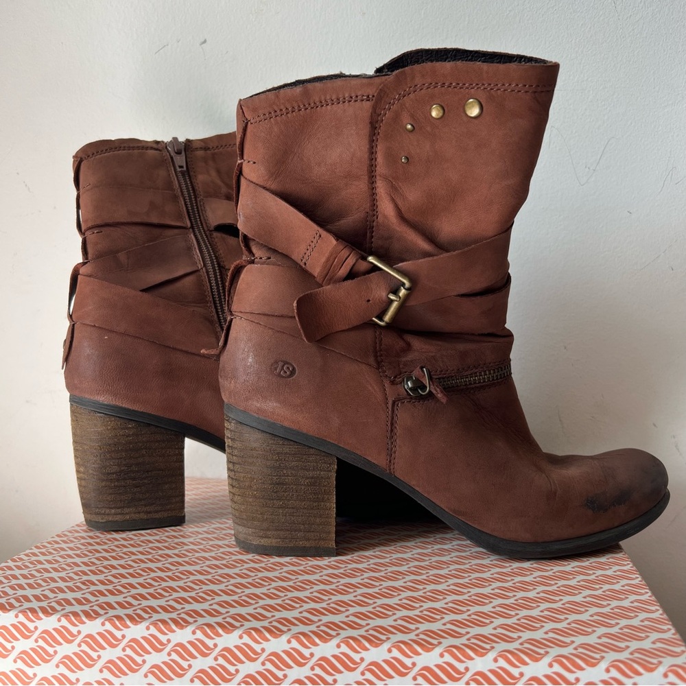 Josef Seibel size 40 Brown Heeled Boots with Buckle Straps